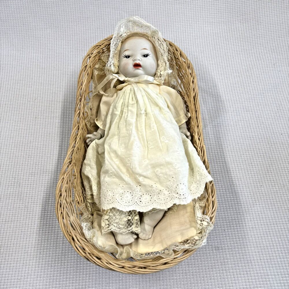 Schmid Doll Musical Porcelain Baby Doll Brahms Lullaby Music Box Vintage 1984